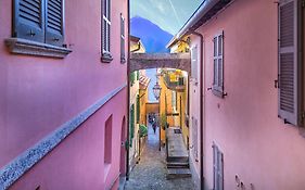 Varenna Boulevard